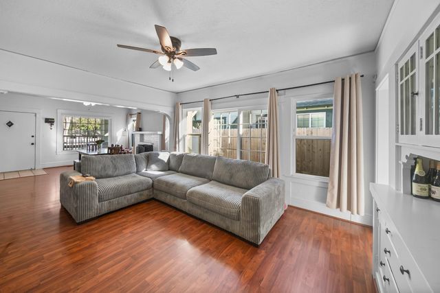 836 W Park, Stockton, CA 95203