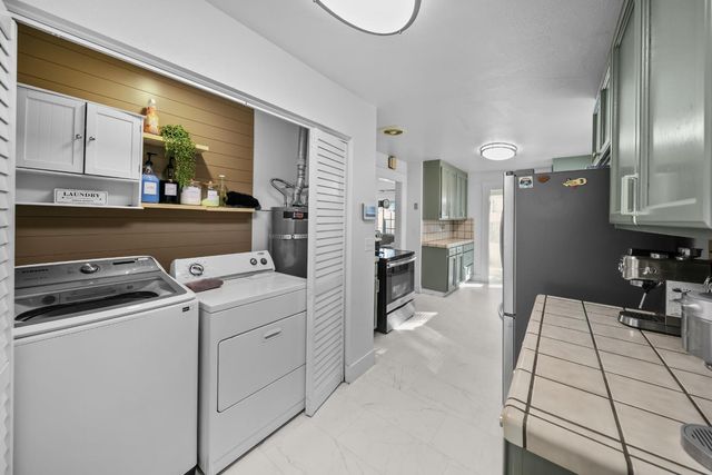 836 W Park, Stockton, CA 95203