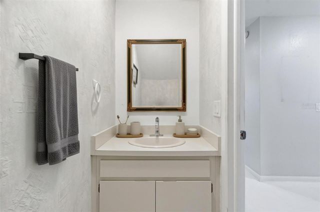 16143 RAMBLING VINE DRIVE E, Tampa, FL 33624