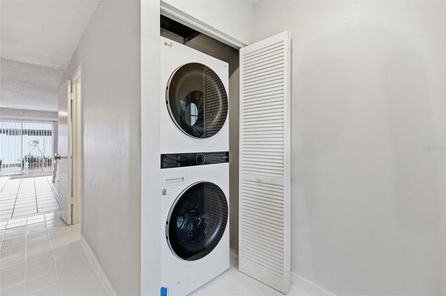 16143 RAMBLING VINE DRIVE E, Tampa, FL 33624