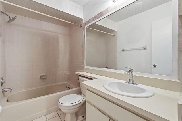 16143 RAMBLING VINE DRIVE E, Tampa, FL 33624