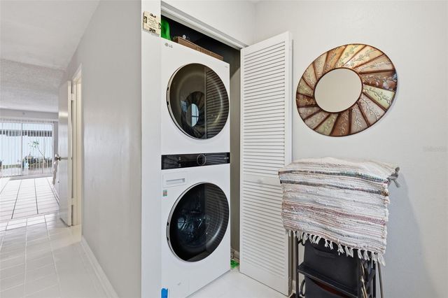 16143 RAMBLING VINE DRIVE E, Tampa, FL 33624