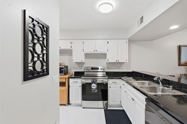 16143 RAMBLING VINE DRIVE E, Tampa, FL 33624