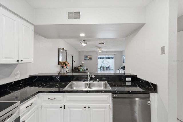 16143 RAMBLING VINE DRIVE E, Tampa, FL 33624