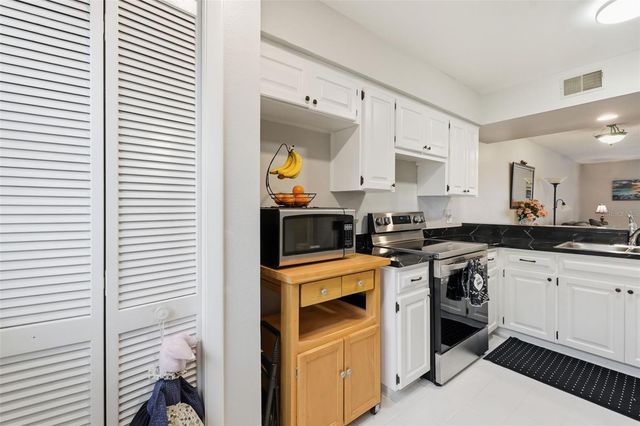 16143 RAMBLING VINE DRIVE E, Tampa, FL 33624