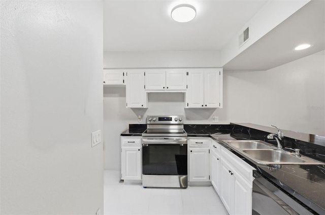 16143 RAMBLING VINE DRIVE E, Tampa, FL 33624