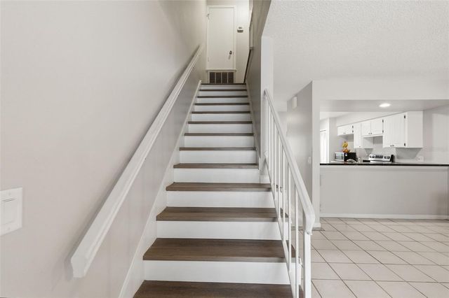 16143 RAMBLING VINE DRIVE E, Tampa, FL 33624