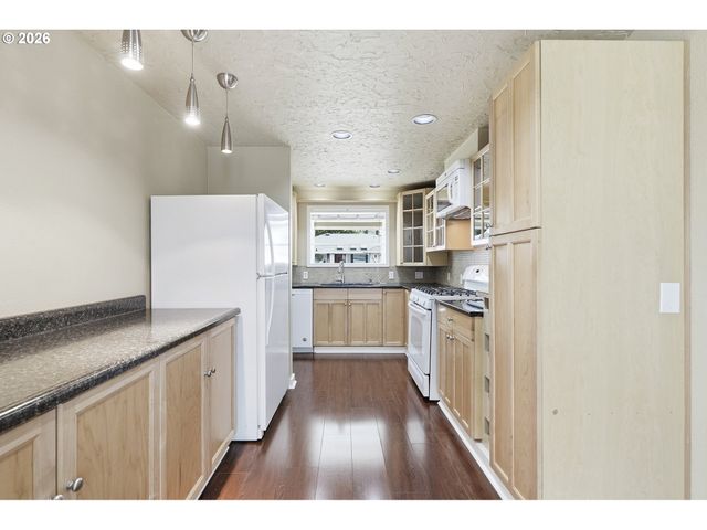 21659 Sw DAKOTA Cir, Tualatin, OR 97062