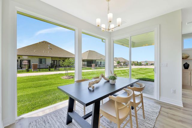 826 N Speyside Cir, Andover, KS 67002