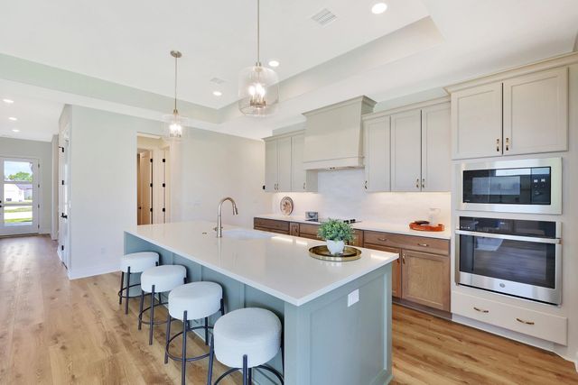 826 N Speyside Cir, Andover, KS 67002