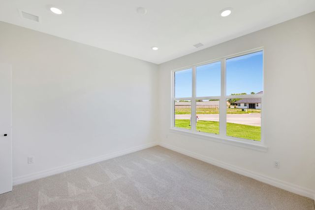 826 N Speyside Cir, Andover, KS 67002