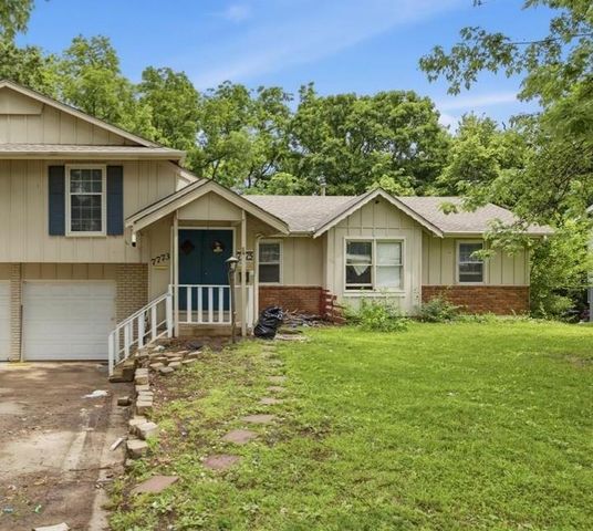 7775 England Street, Overland Park, KS 66214