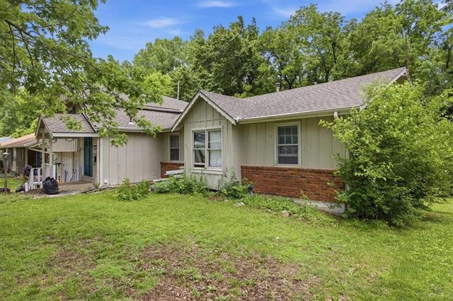 7775 England Street, Overland Park, KS 66214