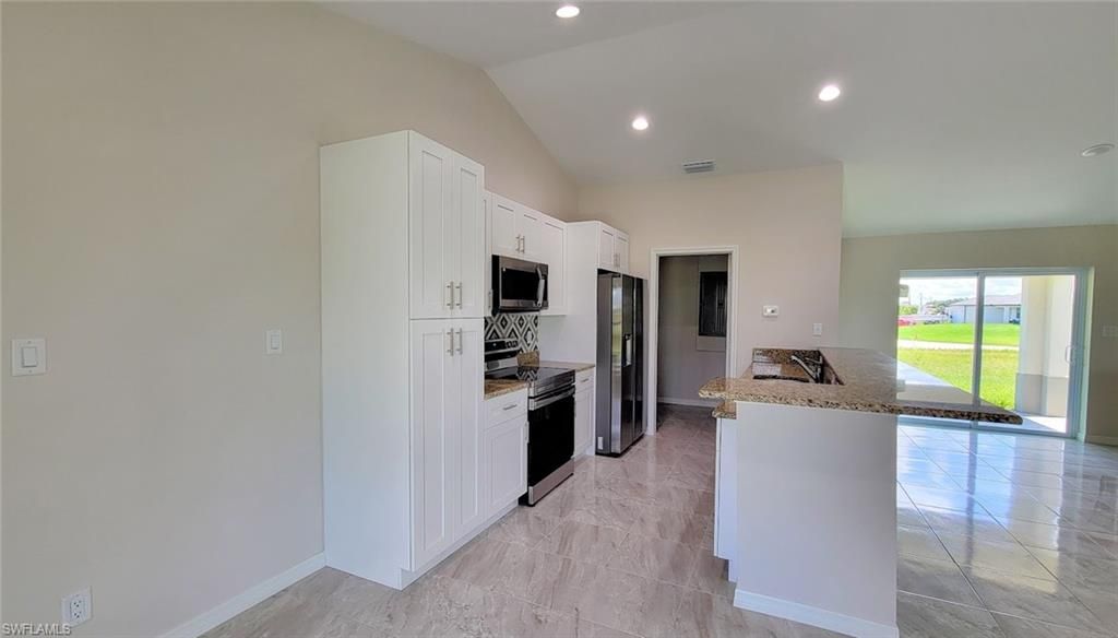 9019 E Crow CIR, LABELLE, FL 33935 — photo 5