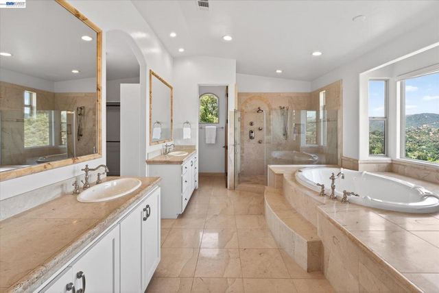 2529 Biltmore Dr, Alamo, CA 94507