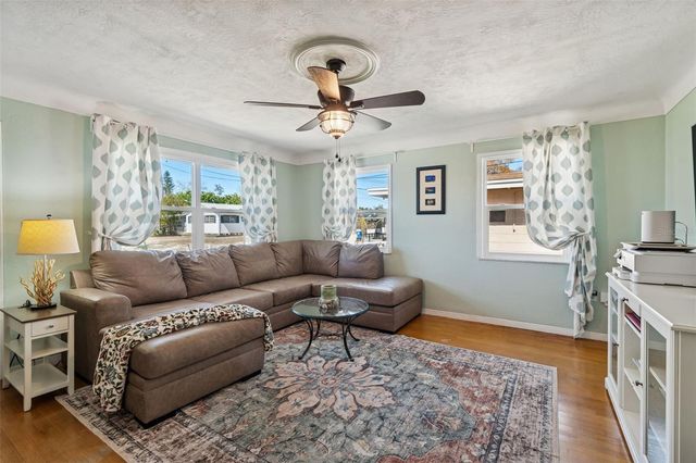 5300 6TH STREET S, St Petersburg, FL 33705