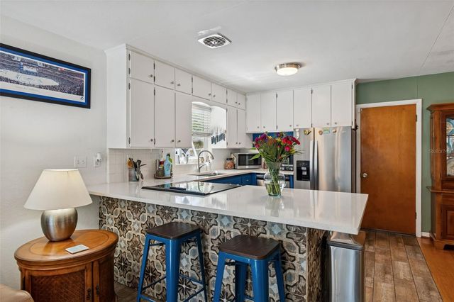 5300 6TH STREET S, St Petersburg, FL 33705