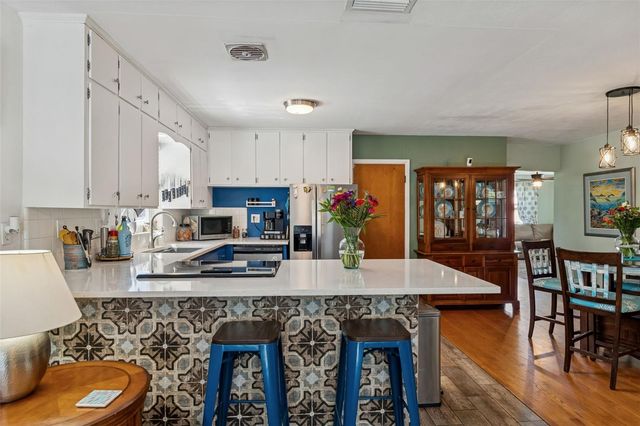 5300 6TH STREET S, St Petersburg, FL 33705