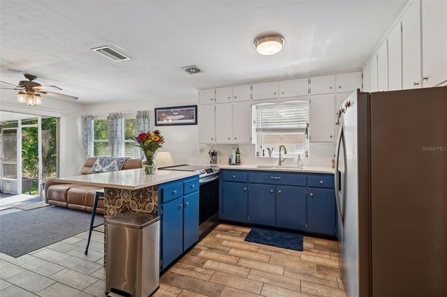 5300 6TH STREET S, St Petersburg, FL 33705