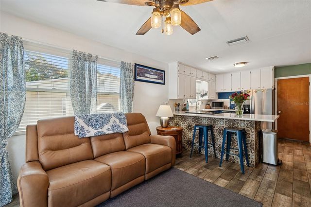 5300 6TH STREET S, St Petersburg, FL 33705