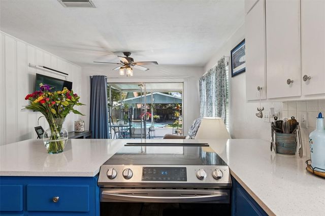 5300 6TH STREET S, St Petersburg, FL 33705