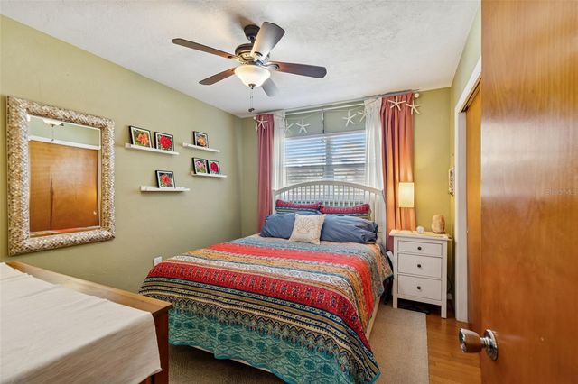 5300 6TH STREET S, St Petersburg, FL 33705