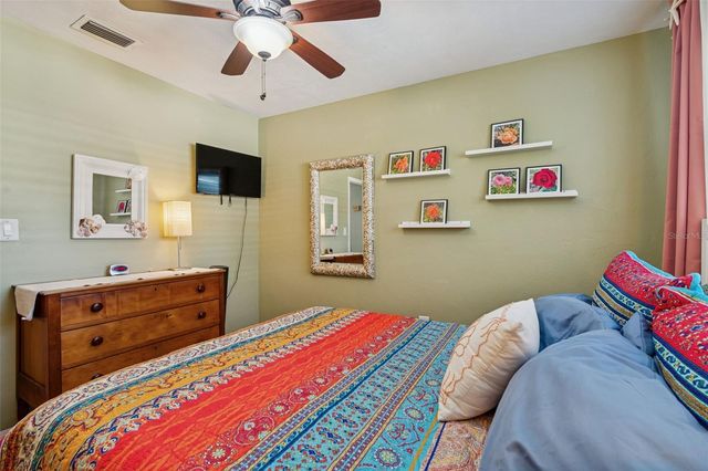 5300 6TH STREET S, St Petersburg, FL 33705