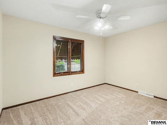 11815 N 157 Avenue, Bennington, NE 68007