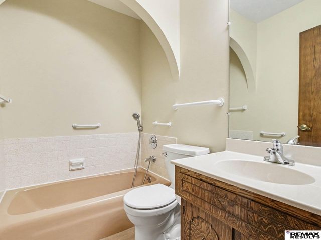 11815 N 157 Avenue, Bennington, NE 68007