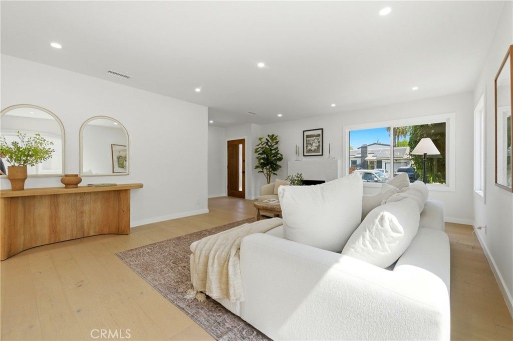 2563 S Bentley, Los Angeles, CA 90064 — photo 4