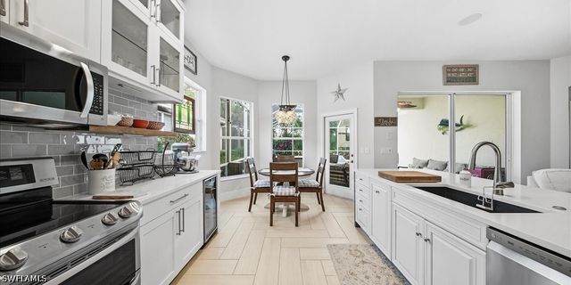 6191 Ashwood LN, Naples, FL 34110