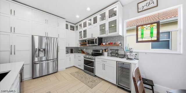 6191 Ashwood LN, Naples, FL 34110