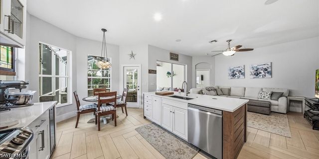 6191 Ashwood LN, Naples, FL 34110