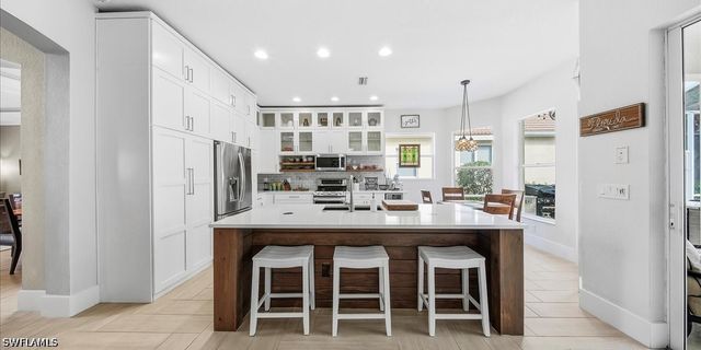 6191 Ashwood LN, Naples, FL 34110