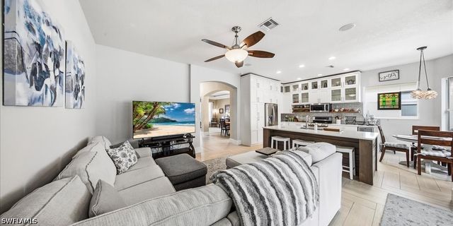 6191 Ashwood LN, Naples, FL 34110