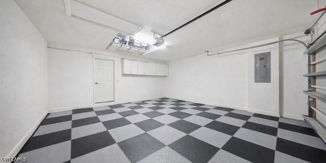 6191 Ashwood LN, Naples, FL 34110