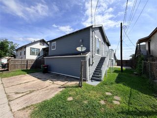 2809 1/2 Market Street B, Baytown, TX 77520