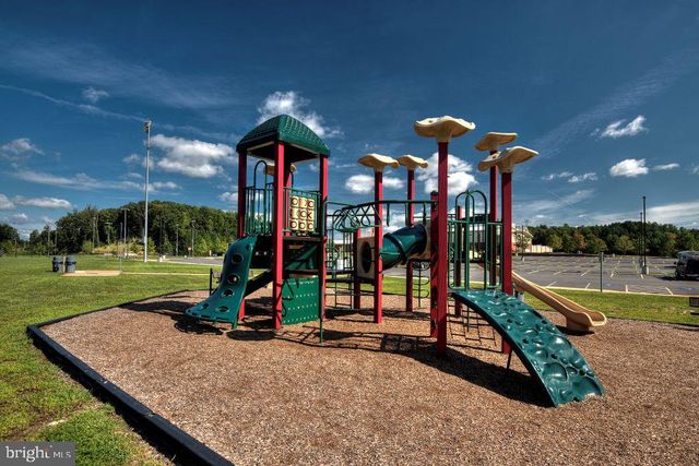 17810 SOUTHERN SHORES DR, Dumfries, VA 22026