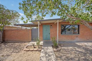 218 E Elvado Road, Tucson, AZ 85756