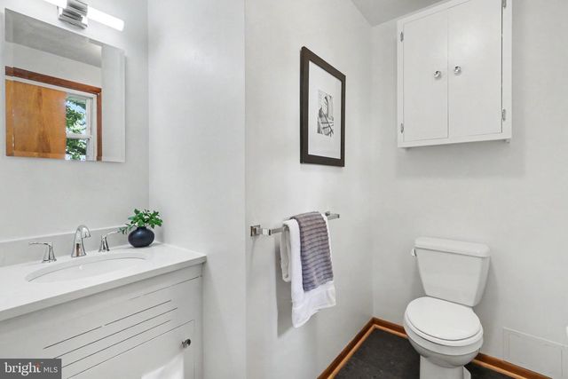 222 ROBIN RD, Hershey, PA 17033