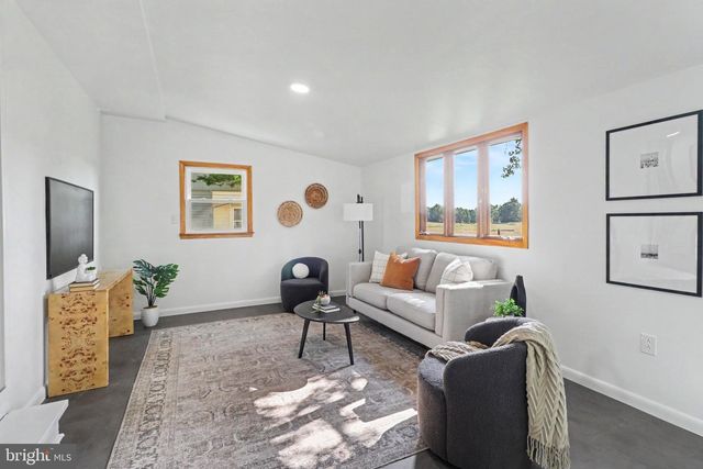 222 ROBIN RD, Hershey, PA 17033