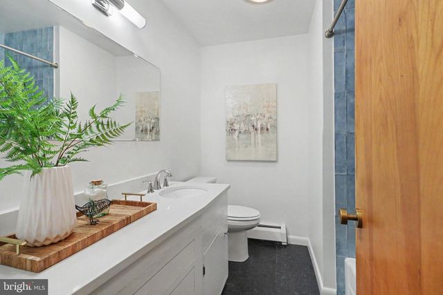 222 ROBIN RD, Hershey, PA 17033