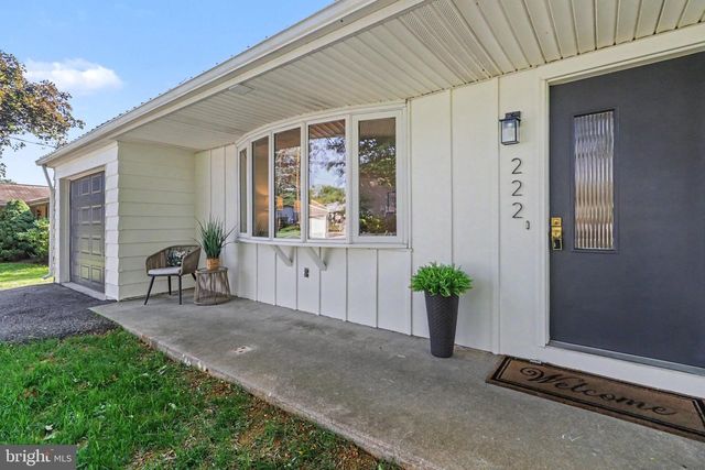 222 ROBIN RD, Hershey, PA 17033