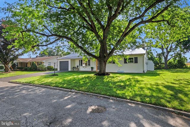 222 ROBIN RD, Hershey, PA 17033