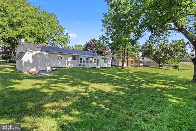 222 ROBIN RD, Hershey, PA 17033
