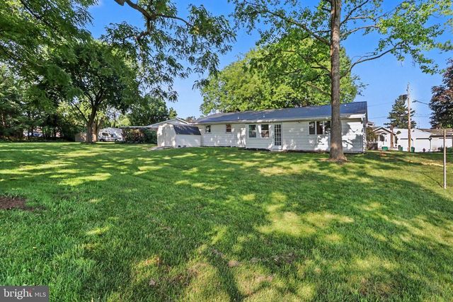 222 ROBIN RD, Hershey, PA 17033