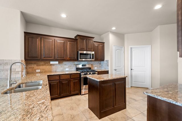 513 Gannet Trail, Argyle, TX 76226