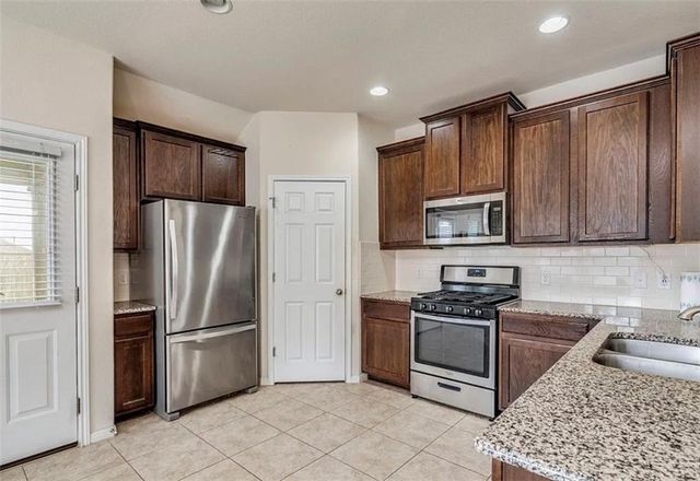 104 Beech Creek LN, Leander, TX 78641