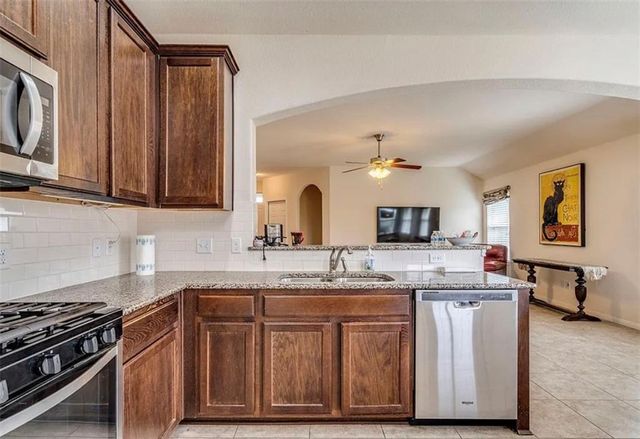 104 Beech Creek LN, Leander, TX 78641