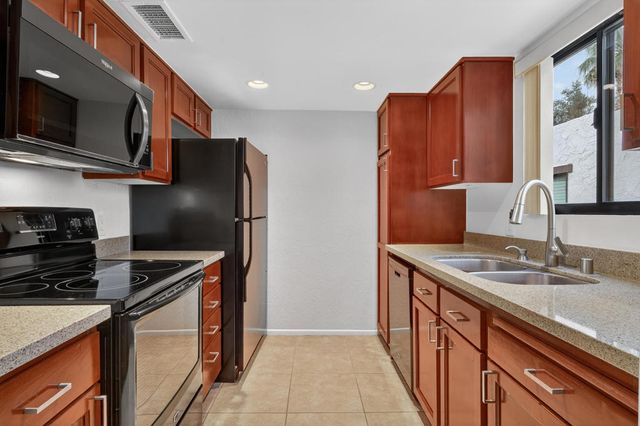 1050 E Ramon Road 127, Palm Springs, CA 92264